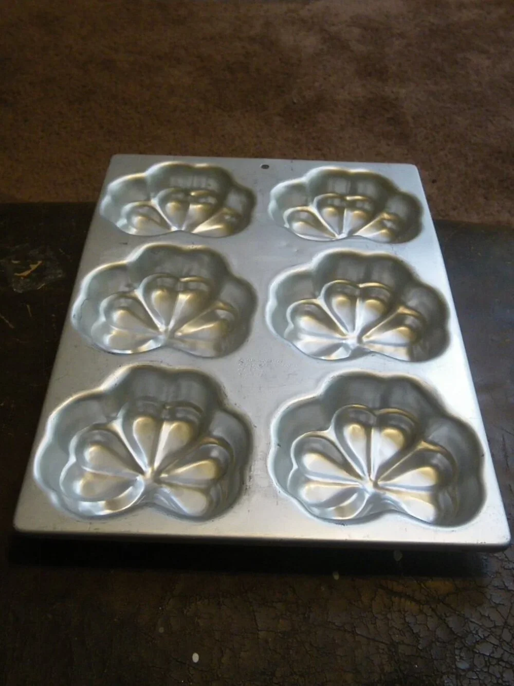 Vintage 1983 Wilton Aluminum Baking Sheet Miniature Irish Shamrock Cakes